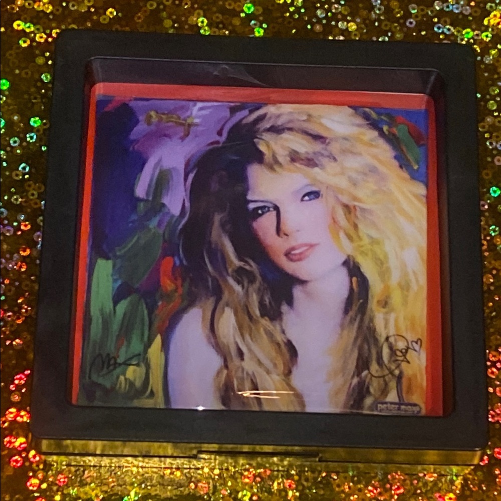 TAYLOR SWIFT MAX SPEAK NOW MINT WITH TAYLOR HEART MINT!!!